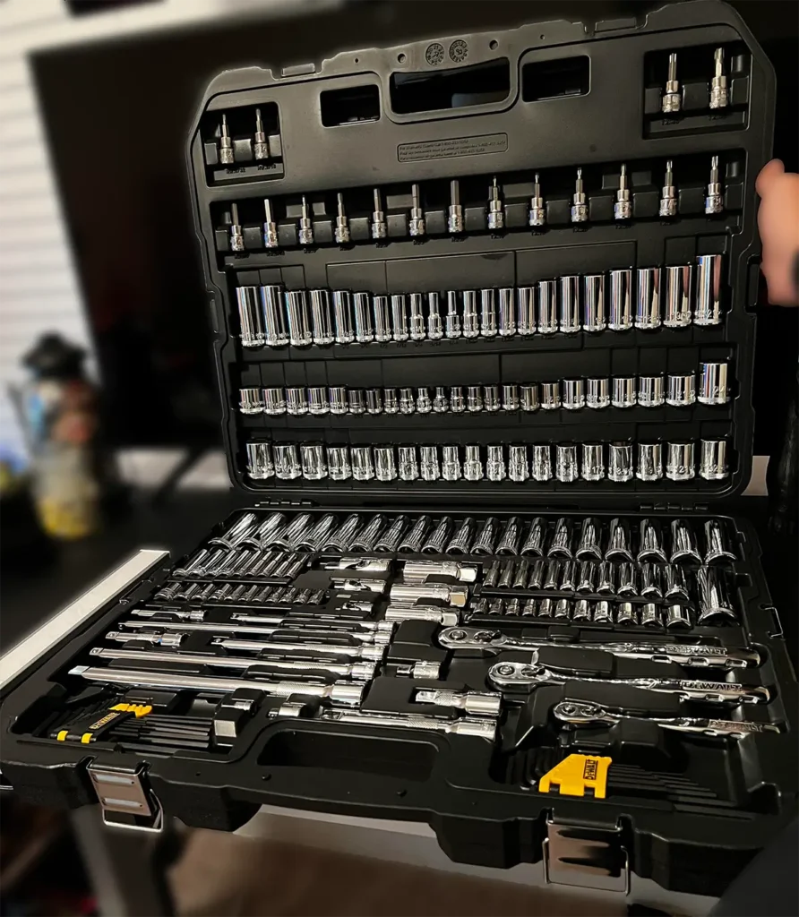 dewalt-mechanics-set