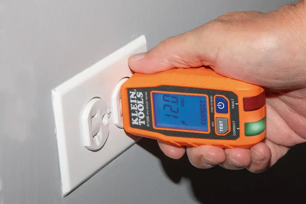 Klein-Tools-GFCI-Receptacle-Tester-With-LCD-Screen-2